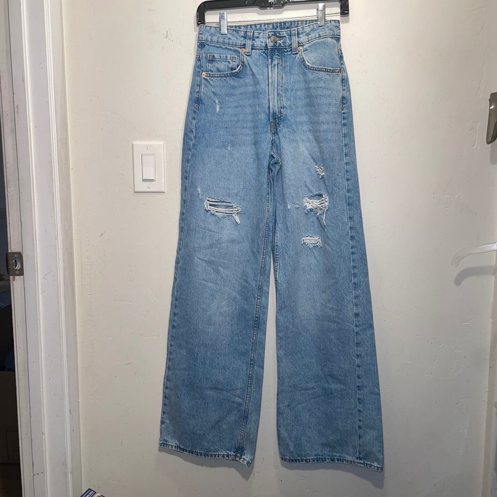 H&M Divided Light Wash Distressed High Waisted Wide Leg Jeans Size 4